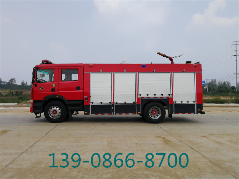 東風(fēng)D9泡沫消防車(chē)（7噸）圖片