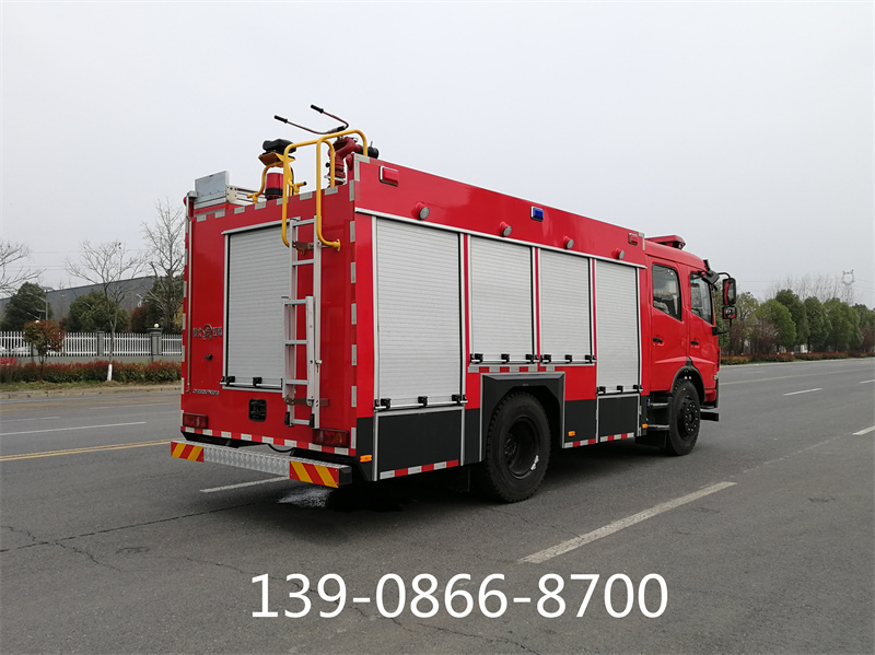 東風(fēng)145水罐消防車(chē)（5.3噸）圖片